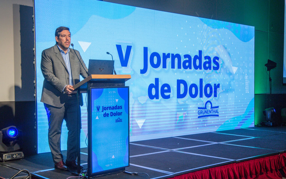 Luis Lavega, gerente general de Grünenthal Chile, abrió las Jornadas de Dolor agradeciendo la participación de médicos de todo el país
